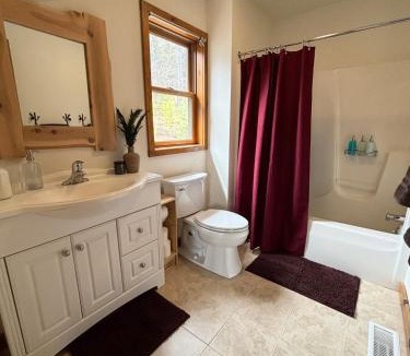 North Creek House | Central Adirondack Retreat