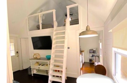 Rehoboth Beach Cottage | Charming 1-bedroom cottage with loft in Rehoboth Beach