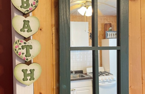 White Lake Cabin | Charming 1BR Fish Cabin with Screened Porch & Fire Pit