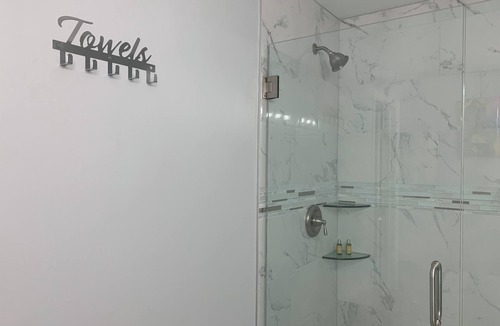 East Side Bed & Breakfast | Charming 2-bedroom Guesthouse in East Atlanta