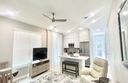Niceville House | Charming 2-bedroom townhome in peaceful Niceville - room for boat and RV parking