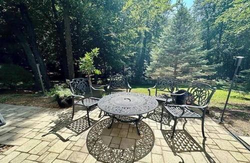 Dickerson Apartment | Charming 2-bedroom apartment with WiFi, AC in lovely Barnesville