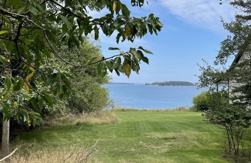 Seawall House | Charming, 2BR Oceanfront cottage with stunning views.