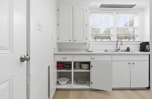 North Little Rock House | Charming 2BR Retreat in North Little Rock, Close to Hospitals & Downtown