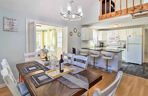 Mount Pocahontas House | Charming 3-bedroom Poconos Family Getaway in Albrightsville PA