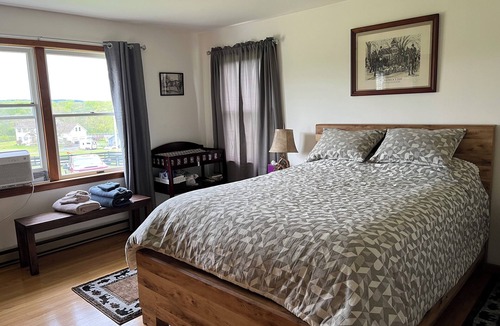Schuylerville House | Charming 3-bedroom farmhouse in enchanting Schuylerville.
