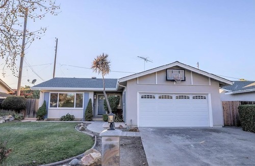 West San Jose House | Charming 3 Bedroom Home in Campbell Minutes from Downtown in Quiet Neighborhood