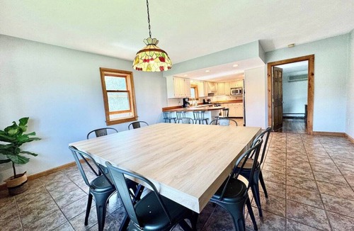 Hamilton House | Charming 3-bedroom house in Hamilton with pool, AC, walking distance to downtown