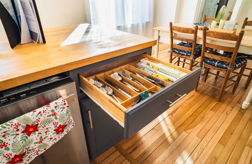 Bangor House | Charming 3-bedroom house with AC, WiFi and a large yard in the heart of Bangor!