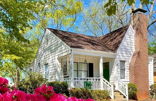 Westside House | Charming Atlanta Retreat w/ Grill & Fire Pit!