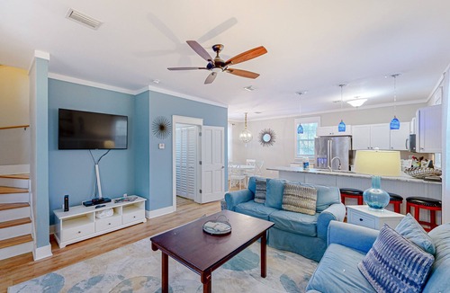 Port St. Joe Cottage | Charming beachside cottage with shared hot tub & short walk to beaches - dog OK