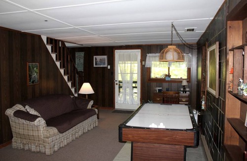 Glenburnie Cabin | Charming Cabin Rental with Private Beach Access on Lake George in New York