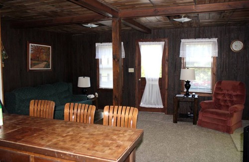 Glenburnie Cabin | Charming Cabin Rental with Private Beach Access on Lake George in New York