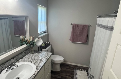 Wagoner House | Charming, Clean, and Cozy 3-bedroom house in Wagoner