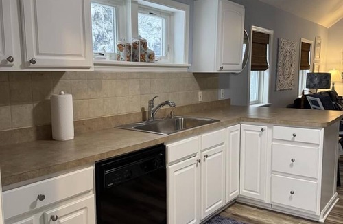 West Cape May House | Charming Cottage with Pool. Close to shops, restaurants and farms