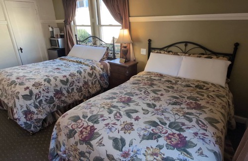 Marina District Hotel | Charming Courtyard Retreat with 2 Double Beds – Perfect for Your Stay!