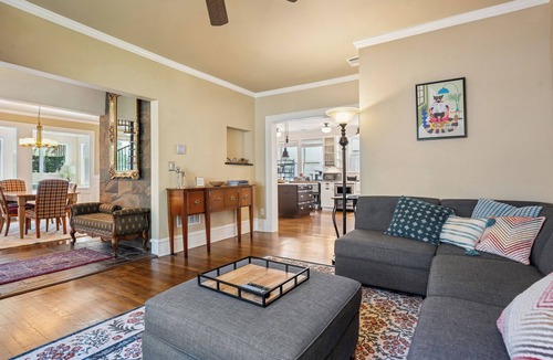 Midtown House | Charming historic 2 BR/2BA + Loft unit in a triplex near Piedmont Park/Beltline