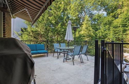 Midtown House | Charming historic 2 BR/2BA + Loft unit in a triplex near Piedmont Park/Beltline