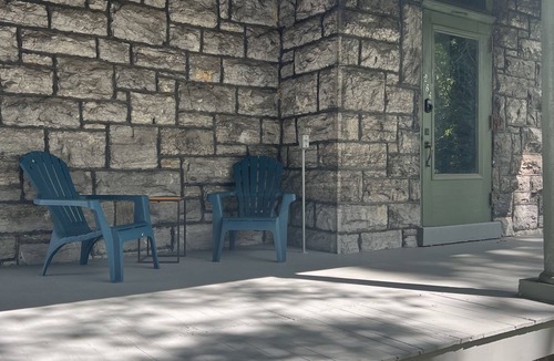 Hagerstown Apartment | Charming Historic Heights Neighborhood Apartment