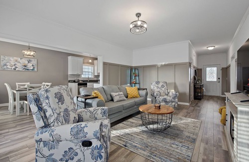 Dothan House | Charming Home, Peaceful Patio & Quiet Neighborhood
