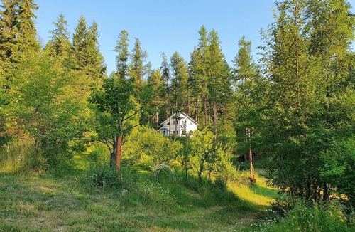 Dayton House | Charming house with orchard and pond close to Flathead Lake