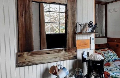 Lebanon Cabin | Charming Loft B&B with Private Bath & Country Breakfast near Old Hickory Lake – Lebanon, Tennessee
