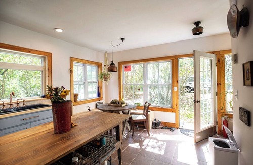 Cragsmoor House | Charming mountaintop house with incredible view