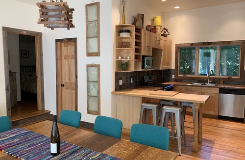 Livingston Manor House | Charming, Quiet Country House that is Open to the Outdoors