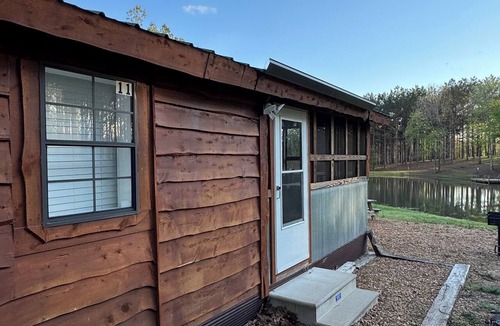 Sardis Cabin | Charming tiny house with AC in delightful Sardis Lake.