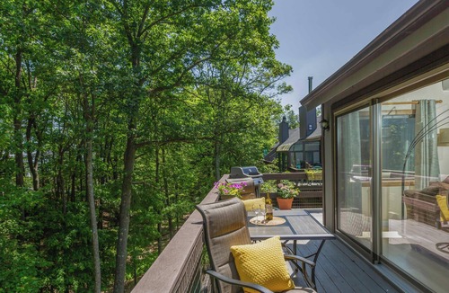 Village at Camelback House | Charming Townhouse at Camelback - Great Location! SKI ON/OFF