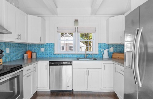 Ocean Bay Park House | Charming & Updated 3 BR + Loft in Ocean Bay Park with Pool & Hot Tub Just 1.