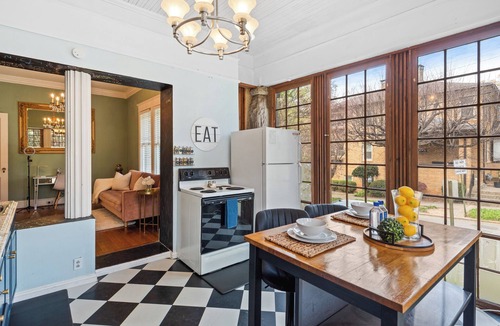Virginia Highland House | Charming Vintage 1BR, 1BA Apartment in Midtown @Piedmont Park.
