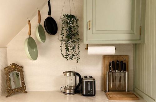 Lancaster Apartment | Chic apartment in Lancaster, NY with A/C