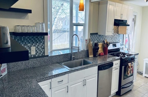 Watervliet House | Chic Cozy Suburban Sanctuary 5bdrm 2 bath Entire House!