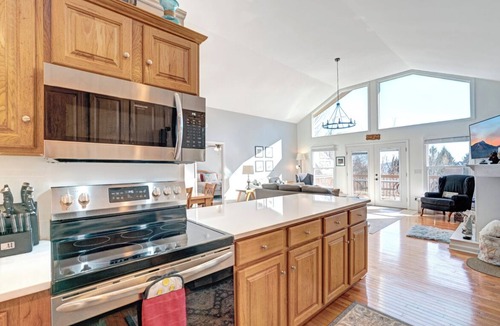 Seven Devils House | ChrisP View- Mtn House, Mtn View, Pet-Friendly, Gas Fireplace