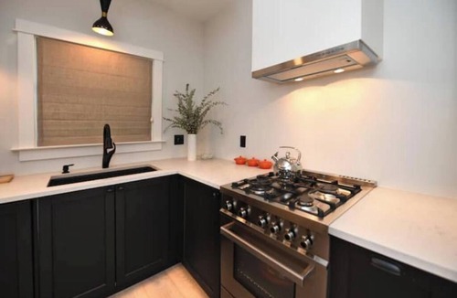 Central Berkeley Apartment | Classic Bright Modern Spacious 1bd/1ba Apartment