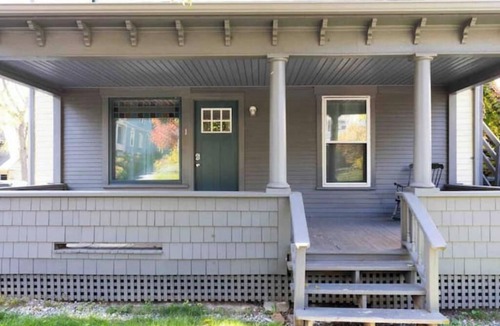 South End Apartment | Classic&Modern: Prime location, Parking!