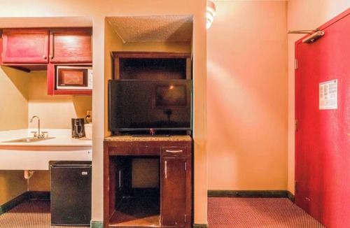 Jonesboro Hotel | Clean & Comfortable Jonesboro Stays: Minutes to Craighead Forest Park | 4 Units