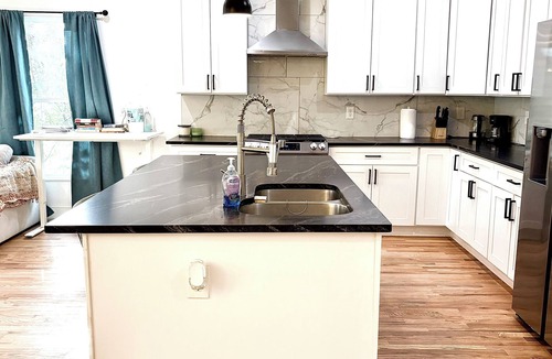 Knight Park House | Close 2 restaurants 4BR3BA.Heart of Atl West Midtown, soaking tub:walkBeltline!