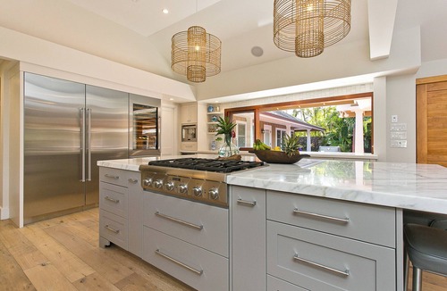 Kahala House | Close to Kahala Beach/Air Conditioning/Heated Pool/Clean/Quiet Neighborhood
