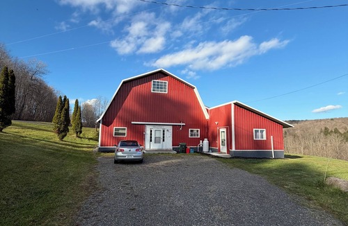 West Eaton House | Cold Spring Farm Milk House Apt.- Colgate & Hamilton College