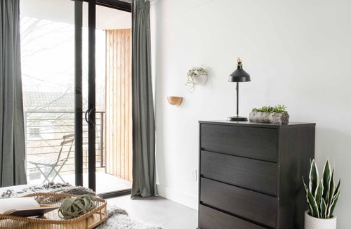 Virginia Highland Apartment | Come on Eileen Summar