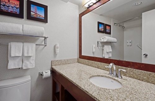 Cow Hollow Hotel | Comfort Inn by the Bay