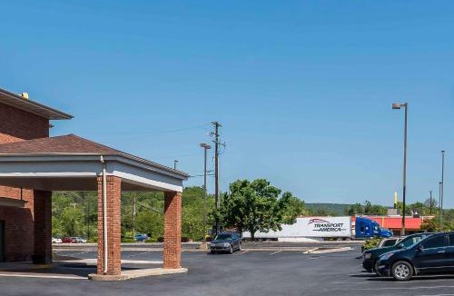 Pine Grove Hotel | Comfort Inn Pine Grove I-81 Hershey Area