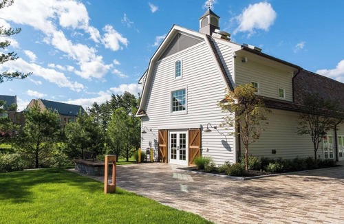 Ossining Hotel | Comfortable Boutique Stay Near Dining and Entertainment