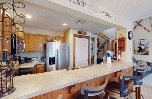 Tannersville House | Comfy mountain home surrounded by summer attractions with Ping-Pong, air hockey