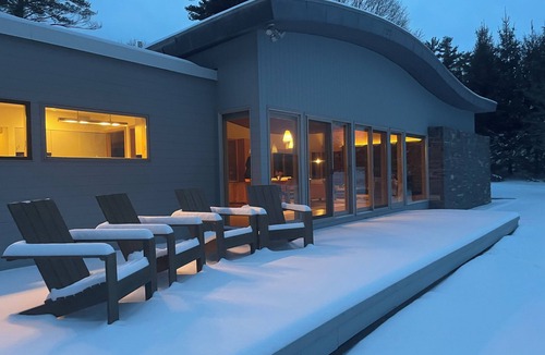 Williamstown House | Contemporary Berkshire Home with Views of Taconic Golf Course