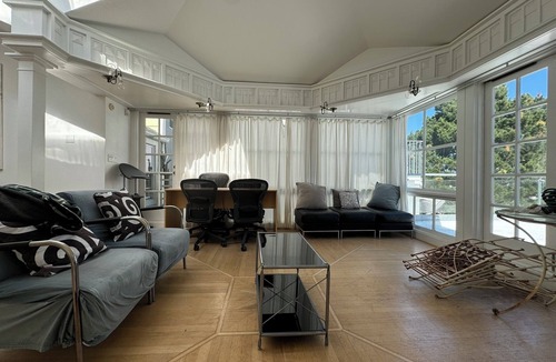 Dolores Heights Apartment | Contemporary Flair Castro Noe 3BR