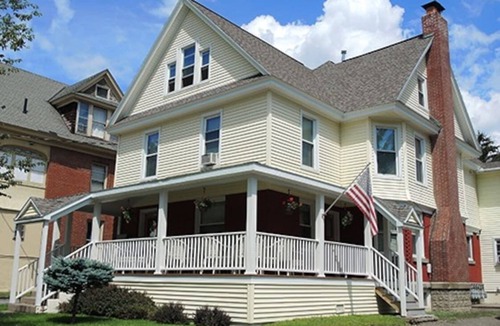 Oneonta Apartment | Cooperstown Baseball Rentals - Elm-Triple Play #2R