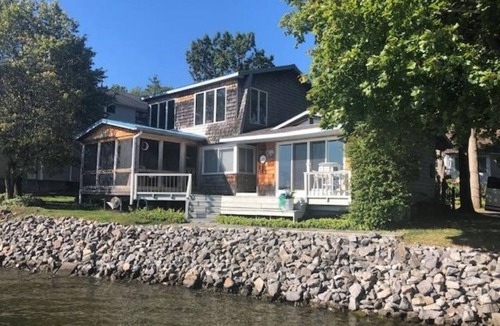 Malta Cottage | Cottage on Saratoga Lake within 10 minutes to Race Track and Broadway Avenue
